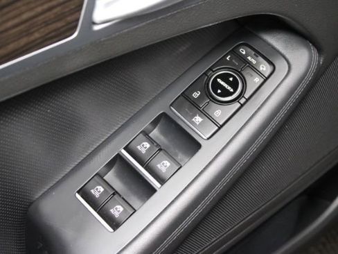 Used 2015 Hyundai Genesis 3.8 w/ Option Group 03 image 9