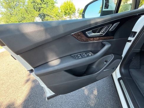 Used 2018 Audi Q7 3.0T Prestige w/ Prestige Package AWD/4WD image 32