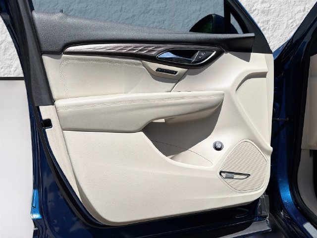 Used 2022 Buick Envision Avenir w/ Technology Package II FWD image 22