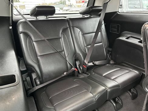 Used 2018 GMC Acadia SLT image 28