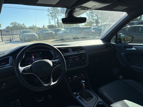 Used 2023 Volkswagen Tiguan SE R-Line image 13