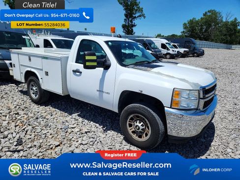 Used 2013 Chevrolet Silverado 3500 W/T AWD/4WD image 5