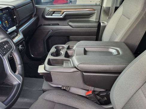 Used 2024 Chevrolet Silverado 2500 LT AWD/4WD image 29