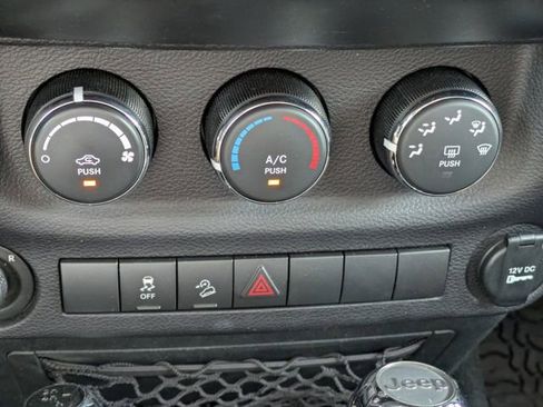 Used 2017 Jeep Wrangler Sport image 28