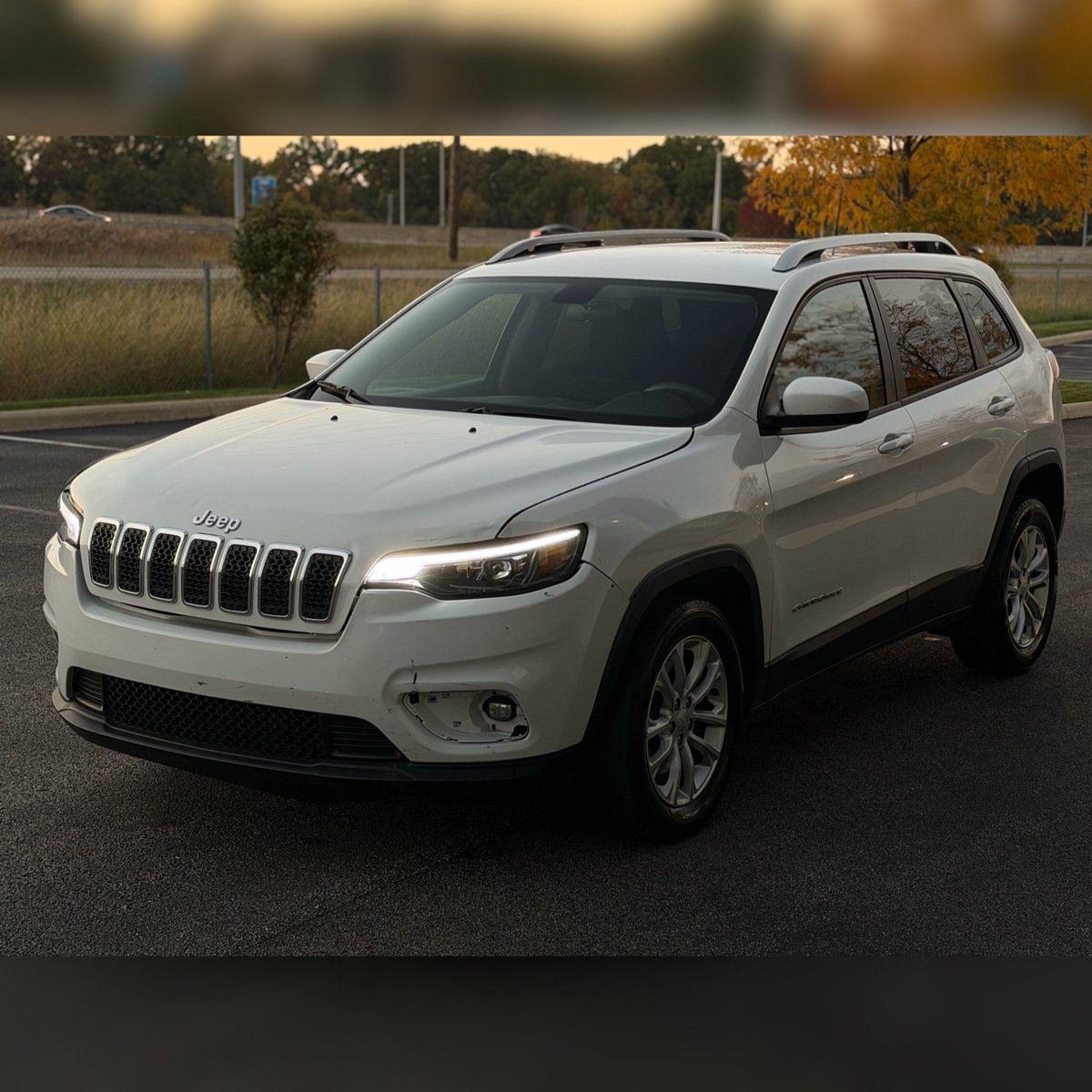 Used 2020 Jeep Cherokee Latitude FWD image 4