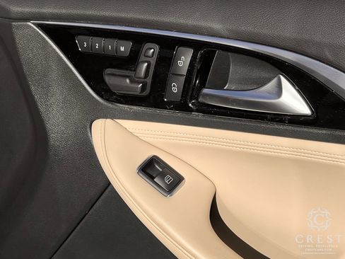 Used 2019 INFINITI QX30 w/ Cargo Package image 26