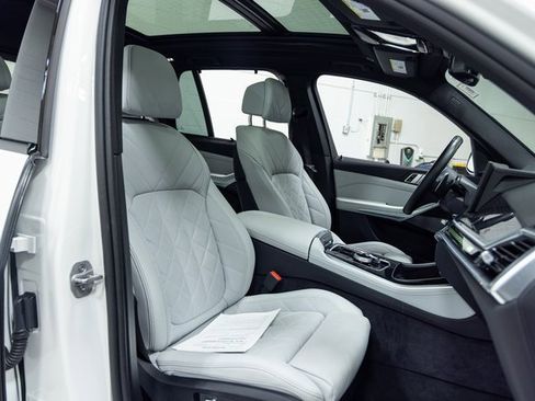 Certified 2024 BMW X5 M60i image 25