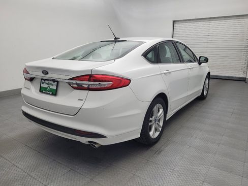 Used 2018 Ford Fusion SE FWD image 9