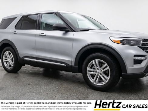 Used 2024 Ford Explorer XLT w/ Equipment Group 202A image 1