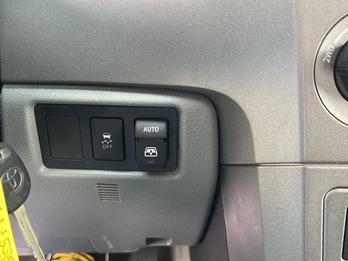 Used 2010 Toyota Sequoia Limited image 28