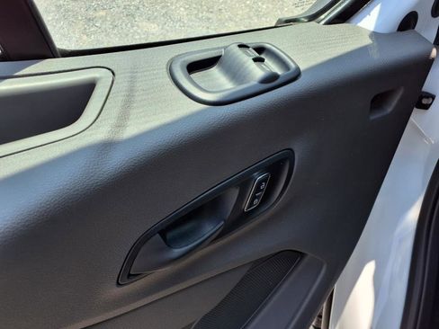 New 2025 Ford Transit 250 148 Medium Roof image 11