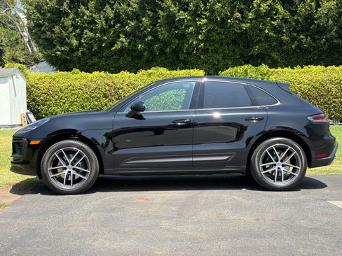 Used 2026 Porsche Macan AWD/4WD image 2