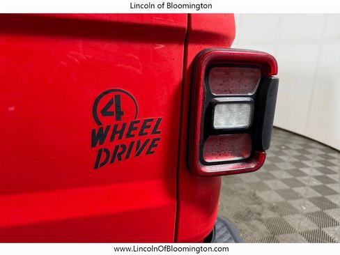 Used 2021 Jeep Gladiator Willys image 49