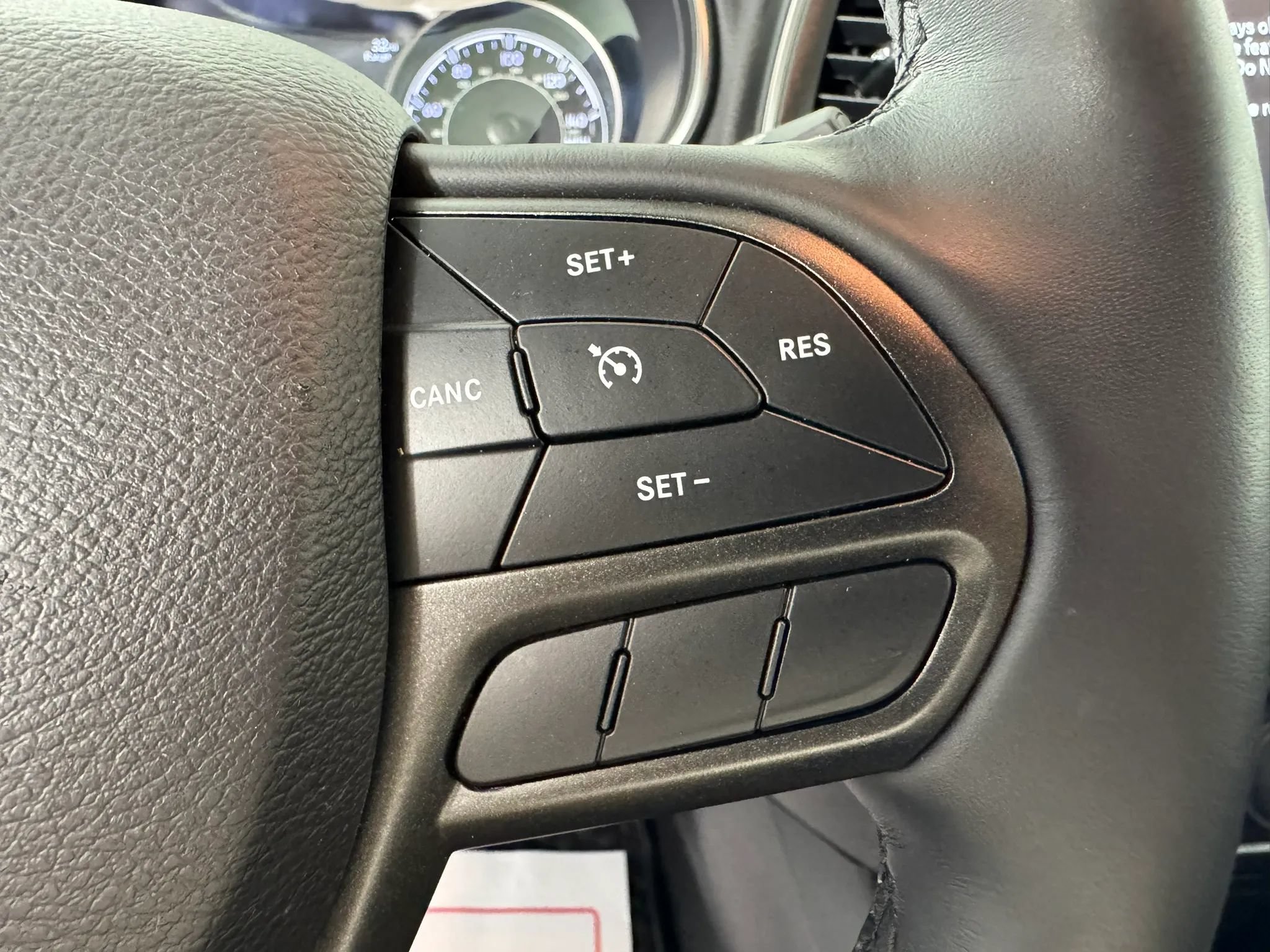Used 2019 Jeep Cherokee Trailhawk w/ Cold Weather Group AWD/4WD image 16