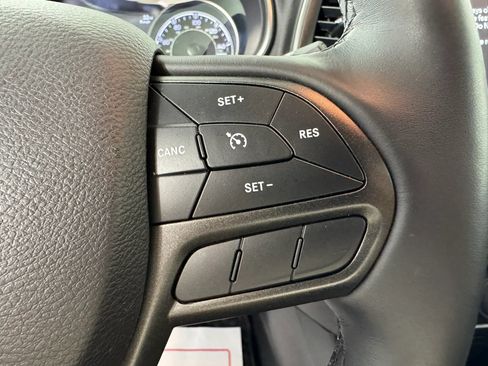 Used 2019 Jeep Cherokee Trailhawk w/ Cold Weather Group AWD/4WD image 16