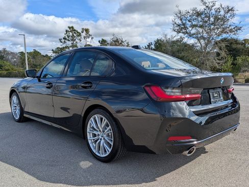 Used 2023 BMW 330i Sedan w/ Premium Package image 7
