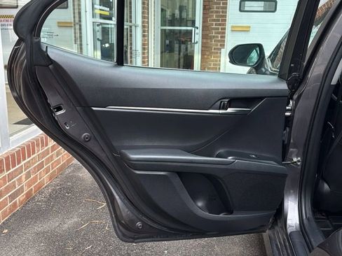 Used 2020 Toyota Camry LE image 30