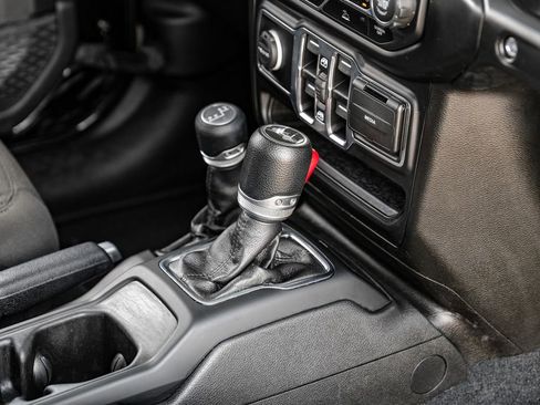 Used 2022 Jeep Wrangler Unlimited Sport w/ Sun And Sound Package image 31