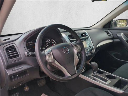 Used 2015 Nissan Altima 2.5 SV image 10