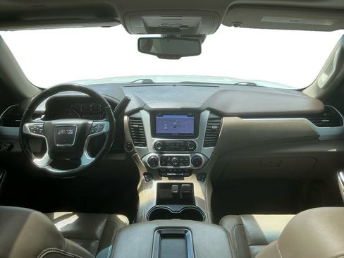 Used 2019 GMC Yukon XL SLT w/ Open Road Package RWD image 17