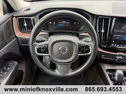 Used 2023 Volvo XC60 B5 Plus AWD/4WD image 21