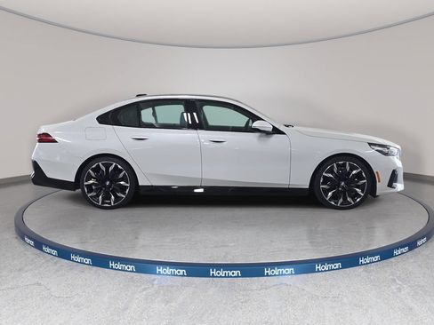 Used 2026 BMW 530i w/ Executive Package RWD image 6