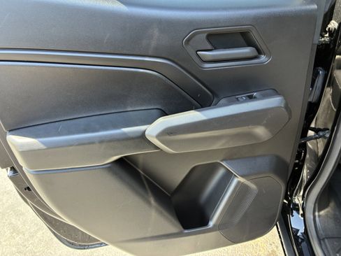 Used 2024 Chevrolet Colorado W/T image 16