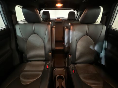 Used 2021 Toyota Highlander XSE AWD/4WD image 27