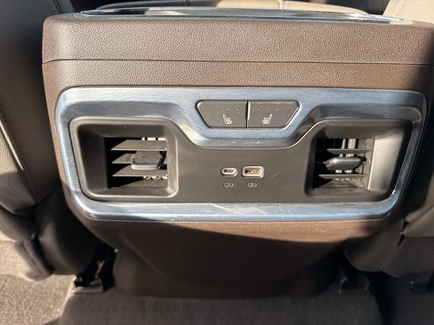 Used 2022 GMC Sierra 1500 SLT w/ SLT Convenience Package image 24