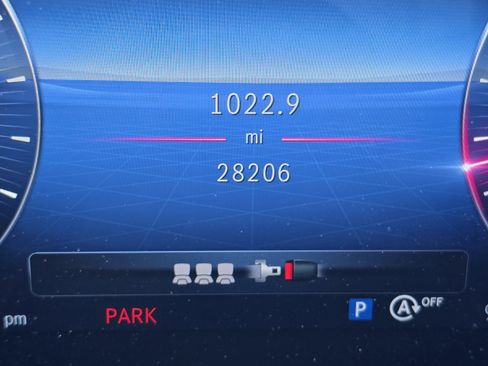 Used 2024 Mercedes-Benz GLC 300 4MATIC image 13