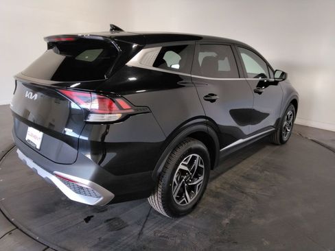 Used 2024 Kia Sportage LX image 5