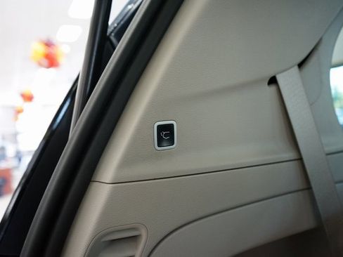 Used 2022 Chrysler Pacifica Touring-L image 53