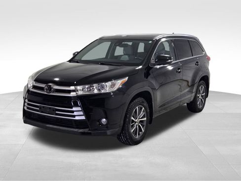 Used 2018 Toyota Highlander XLE image 18