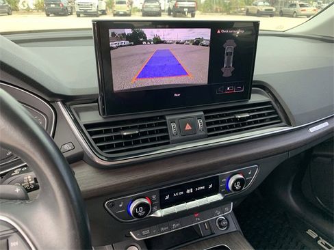 Used 2021 Audi Q5 2.0T Premium w/ Convenience Package image 24