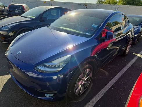 Used 2021 Tesla Model Y Long Range AWD/4WD image 3