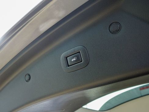 Used 2020 Nissan Armada SL w/ Premium Package image 13