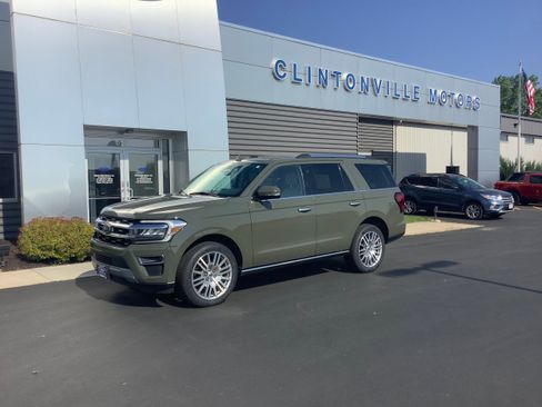 Used 2024 Ford Expedition Limited image 1