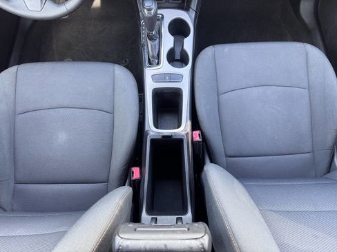 Used 2018 Chevrolet Cruze LS image 21