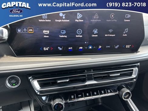 Used 2025 Chevrolet Traverse LT w/ Midnight/Sport Edition FWD image 26