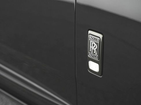 New 2025 Rolls-Royce Cullinan Black Badge image 9