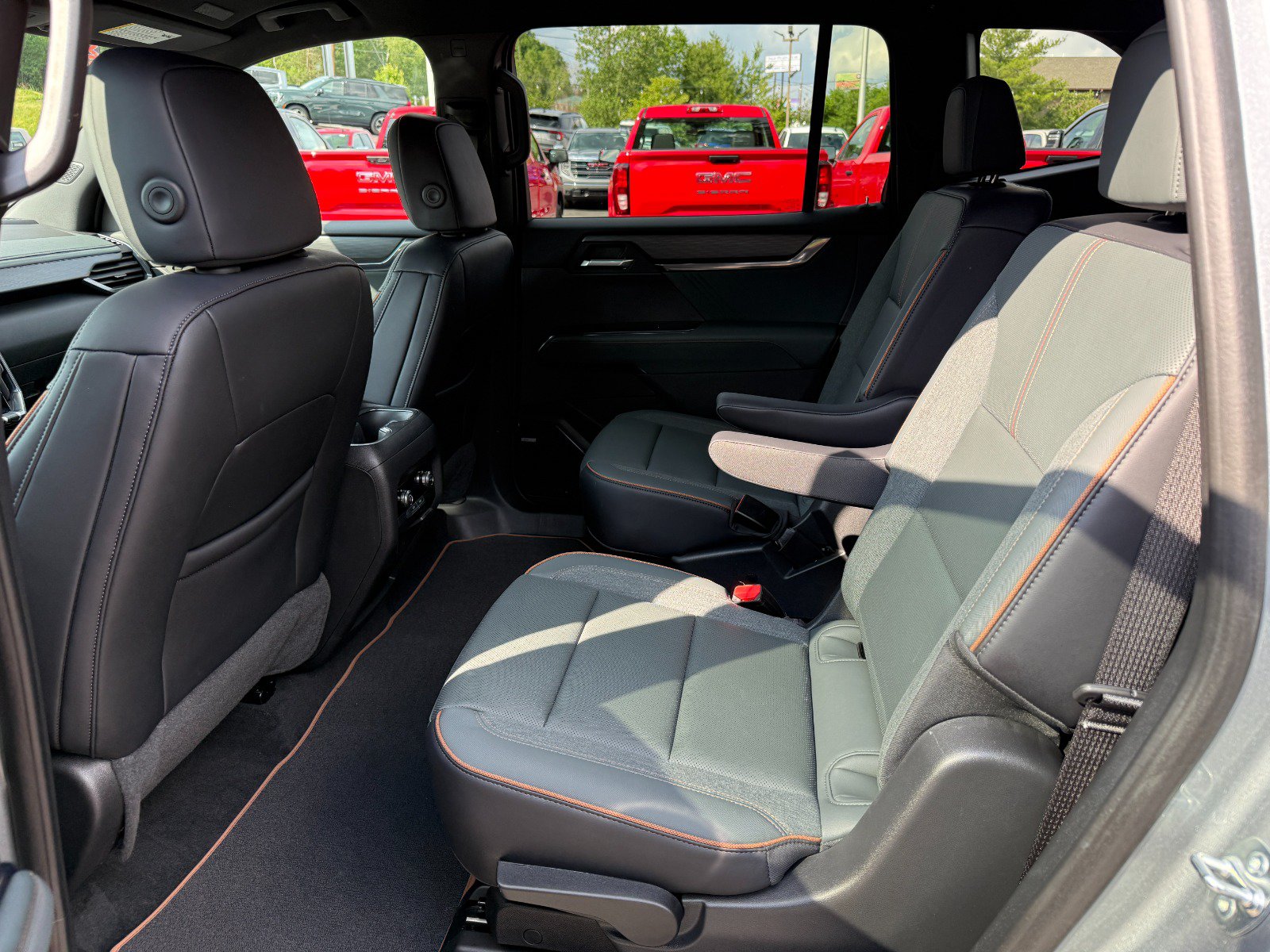 Certified 2025 GMC Acadia AT4 AWD/4WD image 17