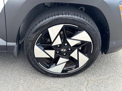Used 2024 Hyundai Kona Limited AWD/4WD image 7