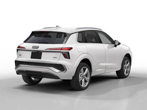 New 2026 Audi Q3 quattro 2.0T AWD/4WD image 2