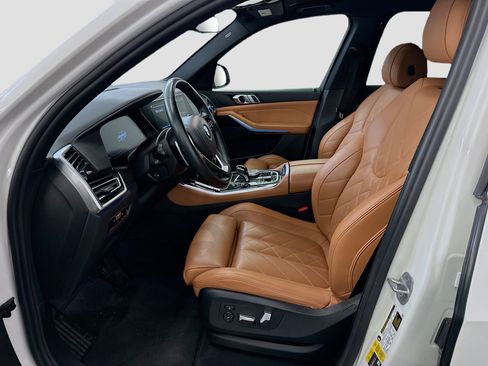 Used 2023 BMW X5 xDrive45e image 13