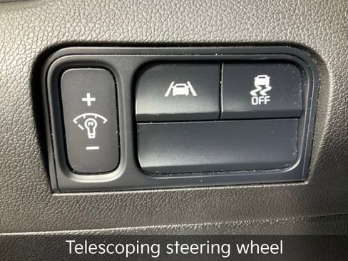 Certified 2023 Kia Sorento S w/ Panoramic Sunroof Package image 29