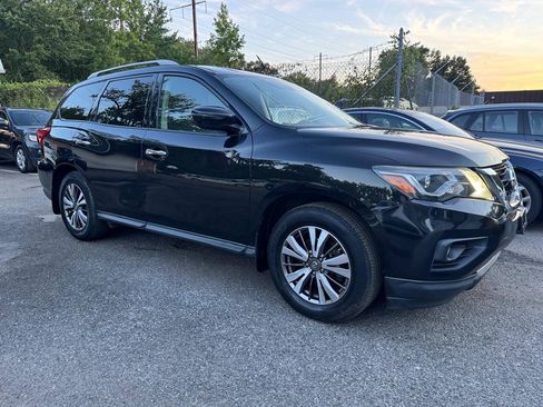 Used 2018 Nissan Pathfinder 4WD image 3