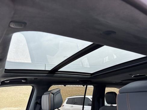 Used 2022 Jeep Grand Wagoneer Series II w/ Convenience Group III image 22