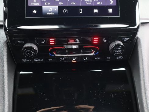 New 2025 Jeep Grand Cherokee L Altitude image 7