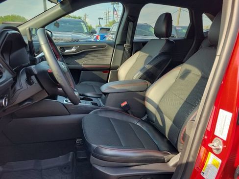 Certified 2024 Ford Escape ST-Line w/ Tech Pack #1 AWD/4WD image 9