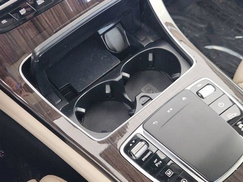 Used 2022 Mercedes-Benz GLC 300 image 20